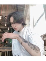 シン(syn) ミディアムマッシュウルフ センターパート