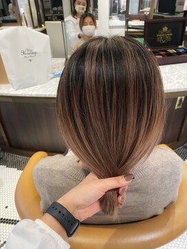 リバレッジ 広尾(Leverage) ペールピンクバレイヤージュ【広尾/恵比寿】担当：柴崎 麻緒