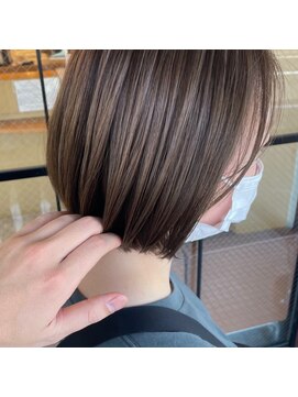 グロー(glow) 艶感◎透明感抜群ボブ