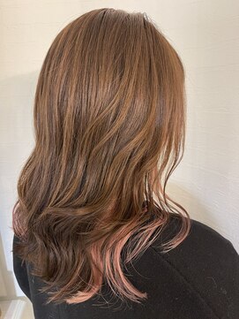 シュカブラ スパングル(Skovla Spangle) レイヤーカット/インナーカラー/ピンク/ベージュ