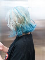 フィッツコア(FITS CORE)&nbsp;ハイライト　水色　ホワイト　切りっぱなしボブ