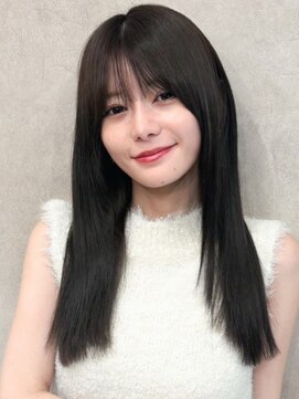 韓国風レイヤーカットストレート前髪あり