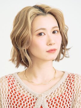 ルクスドレ 新宿(Luxe doree') ★外ハネボブ/インナーカラー/菱形ボブ/ペールベージュ[新宿]