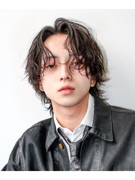 オーシャントーキョー ホワイト 原宿(OCEAN TOKYO WHITE) センターパートウルフ/スパイラルパーマ