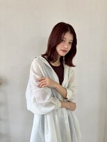 ランプ 柏(Lamp)&nbsp;艶感レッドブラウン＋ミディアム外ハネくびれヘア