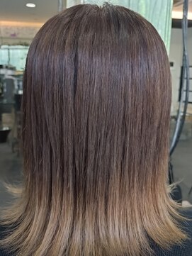 シュシュ(chou*chou) 20代30代40代/大人可愛い外ハネミディアム/裾カラー/縮毛矯正