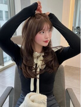 フィル 横浜(fil) ミディアム_大人ガーリーダークアッシュ似合わせカット