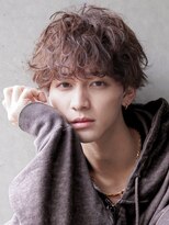カライング(ing)&nbsp;スーツ短髪ツーブロック束感モテる黒髪シークレットパーマ流行
