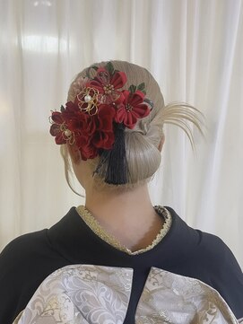 エミュ 中央駅店(eMu) 【タイトヘア得意です！】カチモリシニヨン.*