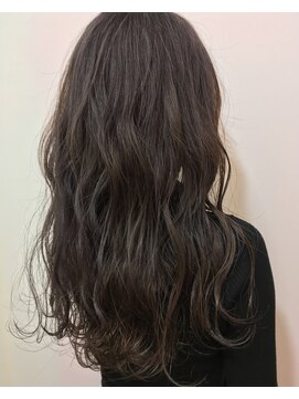 ラパンセヴェール(LA PENSEE VERT) クールに決める大人アッシュカラー