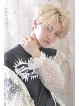 アダムスブォーノ(adamsbuono) ホワイトカラーハンサムショート　ケイタkeita