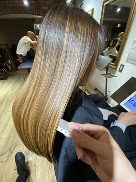 ヴォヤージュ(VOYAGE) 髪質改善縮毛矯正・詳細はinsta ＠tomita0623