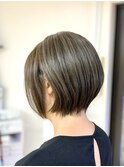 大人ショートボブ耳かけショート くすみブルー/アッシュグレー