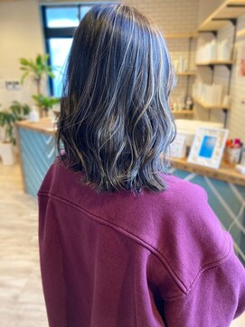 サージ(SURGE) グレージュ/ハイライト