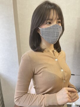 ラウレア(Laule'a) 顔周りレイヤーカットロングボブ