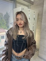 イキ 表参道(iki omotesando)&nbsp;ミディアムヘア/スラッシュ/グレージュカラー/デザインカラー