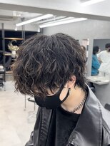 オーバルバイアピッシュ(OVARL by apish)&nbsp;縦落ちウルフツイストスパイラルメンズパーマ波巻き