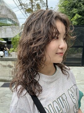 ナループロアオハナ(Nalu pu loa ohana) レイヤーパーマ/ロングパーマ/パーマ/オリーブブラウン/表参道