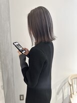 ヨーク(YOKE)&nbsp;YOKE 切りっぱなしボブ外ハネボブ伸ばしかけアッシュグレージュ