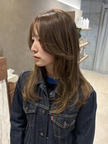 エレノア 藤沢(Eleanor)&nbsp;ハッシュカット×明るめアッシュベージュ
