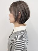 白髪ぼかしハイライトショートボブベージュグレージュ