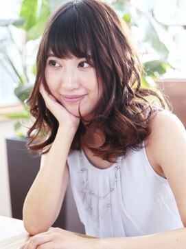 エマージュ 渋谷(Emerge) 大人っぽいウェーブ スタイルと言えば☆ミディアムウェーブ☆