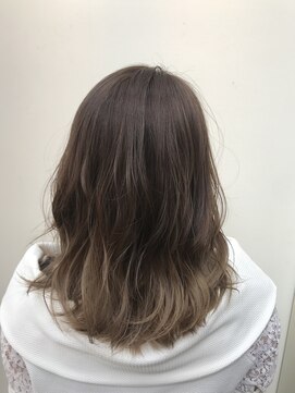 ニューヨークニューヨーク 桂店(NYNY) 2回にわけるブリーチなしグラデーション