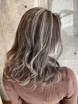 アイズム(I’sm)&nbsp;コントラストハイライト/プラチナベージュ/シルキーベージュ20代