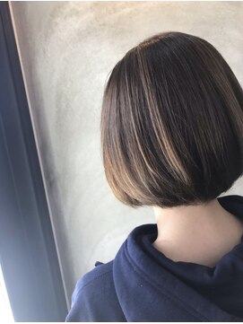 ルーブ(Roove) スモーキーブラウン×丸みショート