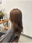 ベージュ