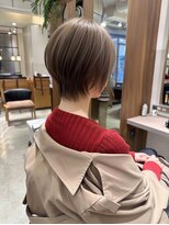 オーバーチュア(overture)&nbsp;透明感グレージュショートボブ