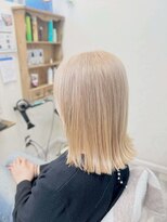 ヘアーアンドメイク ドレス(DRESS)&nbsp;ミルクティカラー