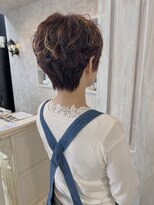 キャアリー(Caary)&nbsp;福山美容室caaryケアパーマショートハイライトピンク骨格補正