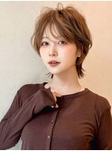 ショートパーマで柔らかスタイル!ブラウンカラーで透明感抜群