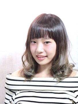 ヘアーサロン トゥリークル(Hair Salon Treacle) "グラデーションカラー"×"ミントアッシュ”