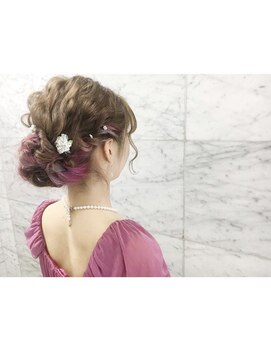 ティル(till) 【till_emi】ルーズおだんごアップアレンジ