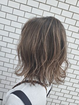 ヘアープロポーザー ラグ(hair proposer Leggu) 外ハネワンレンボブ