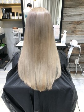 トルネード(TORNADO) 外国人風 ホワイトブロンド ホワイトアッシュベージュ  M326