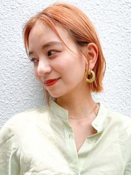 ミィ 浦和(mee) 【mee.】ユウ 斜めバング シルキーベージュ グレージュカラー