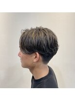 イーチ ディー ヘアーアンドトータルビューティー(each dee hair&total beauty) ハイライト×センターパート×カルマパーマ