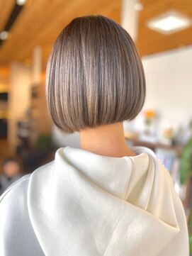 アパートメントヘアー グレージュ×ワンレンボブ/佐賀/髪質改善/縮毛矯正/30代40代50代