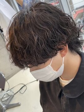 ウェイビーエフティフィフス 横浜西口(WAVEY ft.fifth) 波巻きパーマメンズマッシュウルフツイストスパイラルパーマ