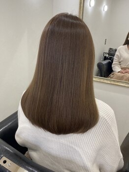 レコ(RECO)の写真/【お洒落でツヤのある白髪染め】ワクワクときめくカラーを！しっかりカバーor白髪を活かした透明感カラー