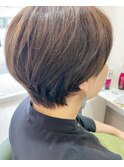 癖を活かしたマッシュショート