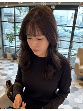 リベラル(liberal) ダークアッシュ くびれレイヤースタイル 【20代/30代/40代】