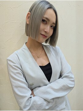 エッセンス(essence) ダブルブリーチカラー ーシルバーヘアー