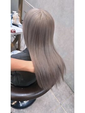 ロンド レア 天神大名店(Lond Le’a) ミディアムヘア/フェイスフレミング /暗めカラー/デザインカラー