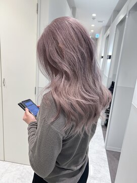 リノ(RLINO) 【名古屋/栄】レイヤーカット/ブリーチ/グレー