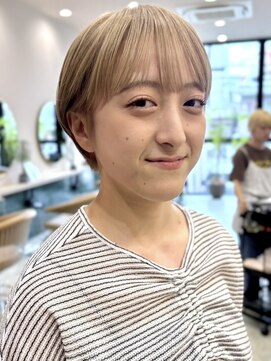 イギー(igggy) ブリーチ♪ミルクティーベージュカラー/マッシュショート