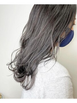 ロッカ ヘアーイノベーション(rocca hair innovation) グレイッシュカラーで透明感！大人クールなウェーブミディアム